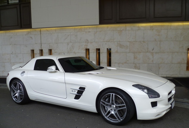 Mercedes-Benz SLS AMG