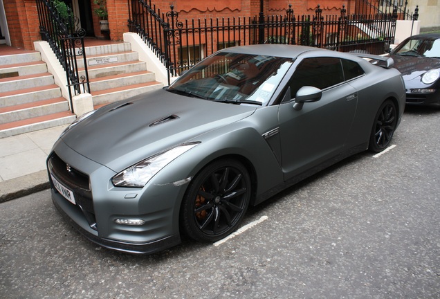 Nissan GT-R 2011