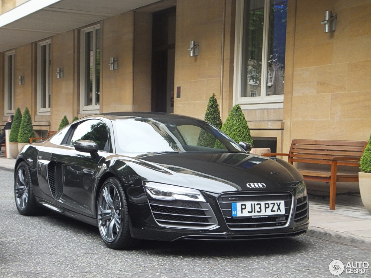 Audi R8 V10 Plus 2013