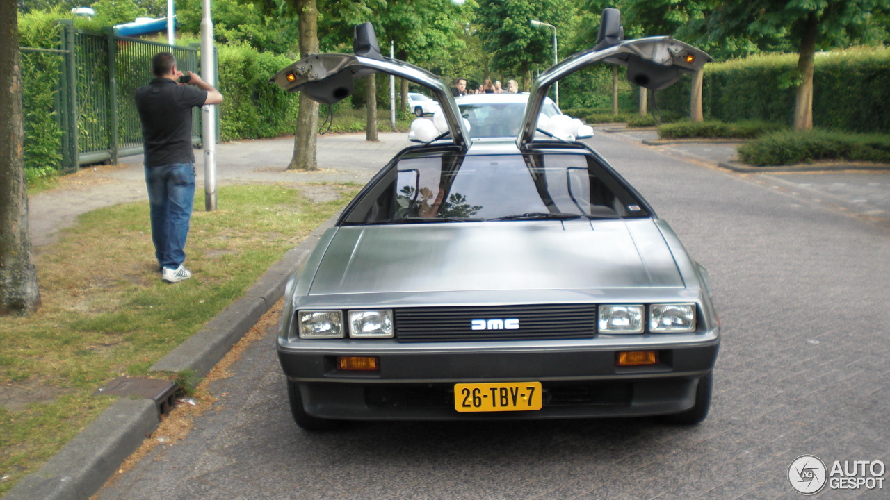 DeLorean DMC-12