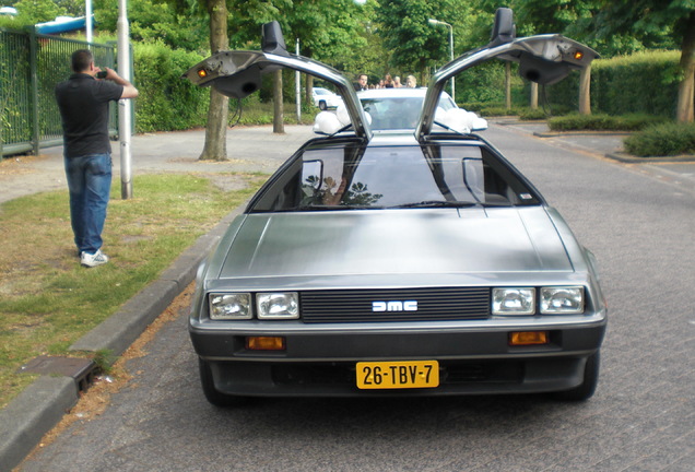 DeLorean DMC-12