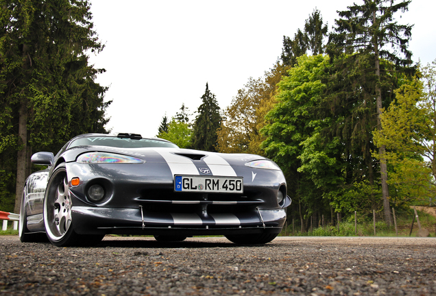 Dodge Viper GTS R