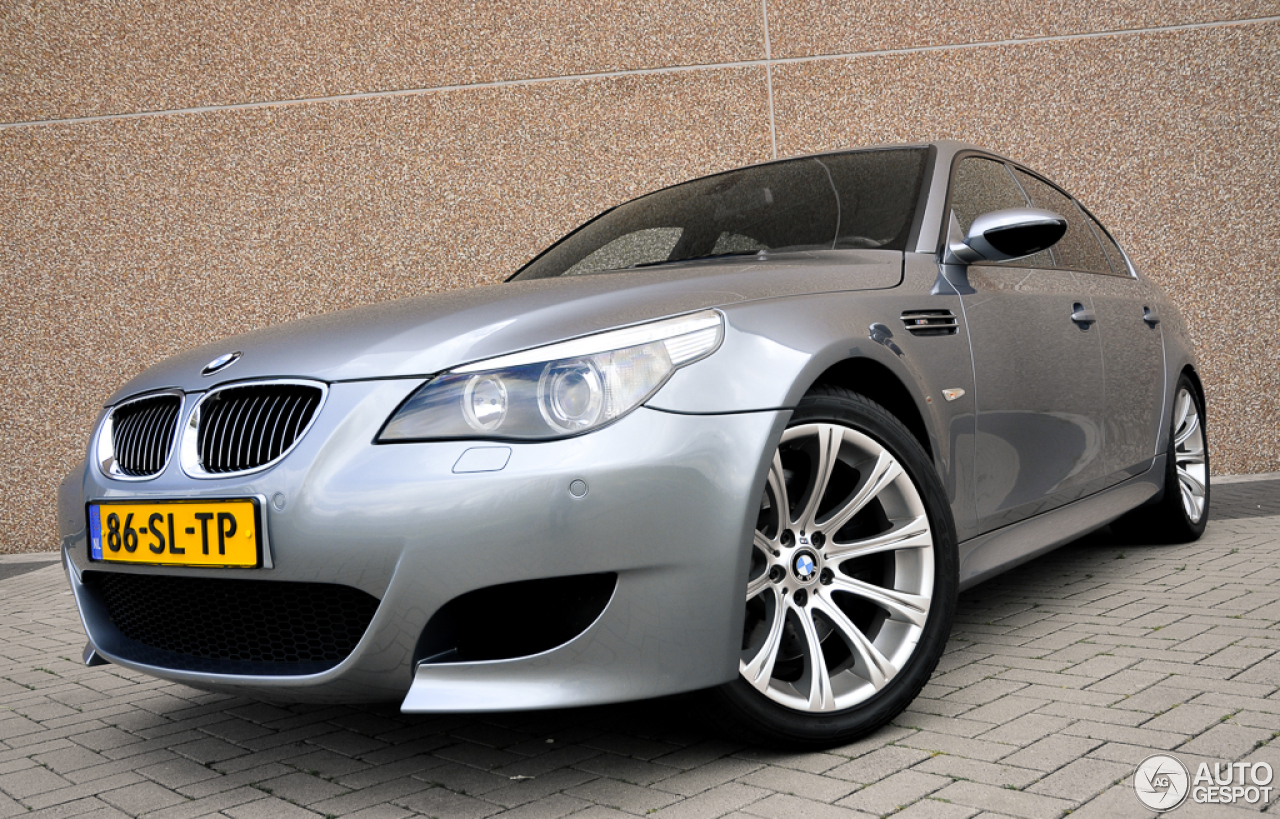 BMW M5 E60 2005