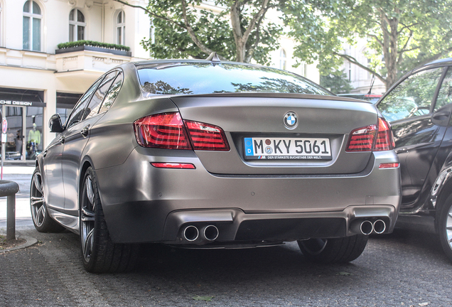 BMW M5 F10 2011