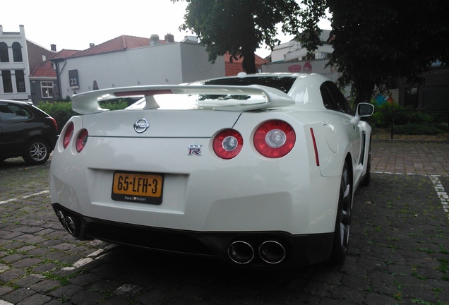 Nissan GT-R