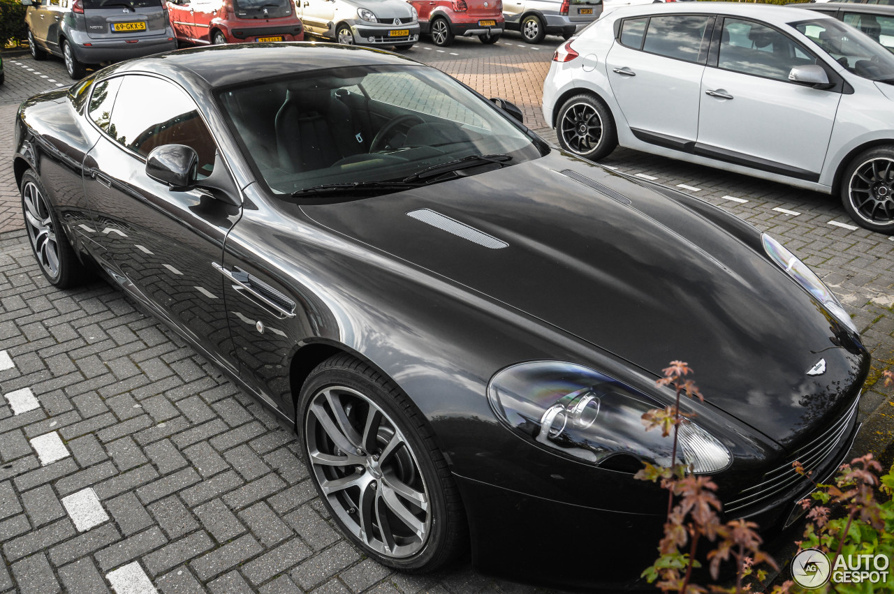 Aston Martin DB9 2010