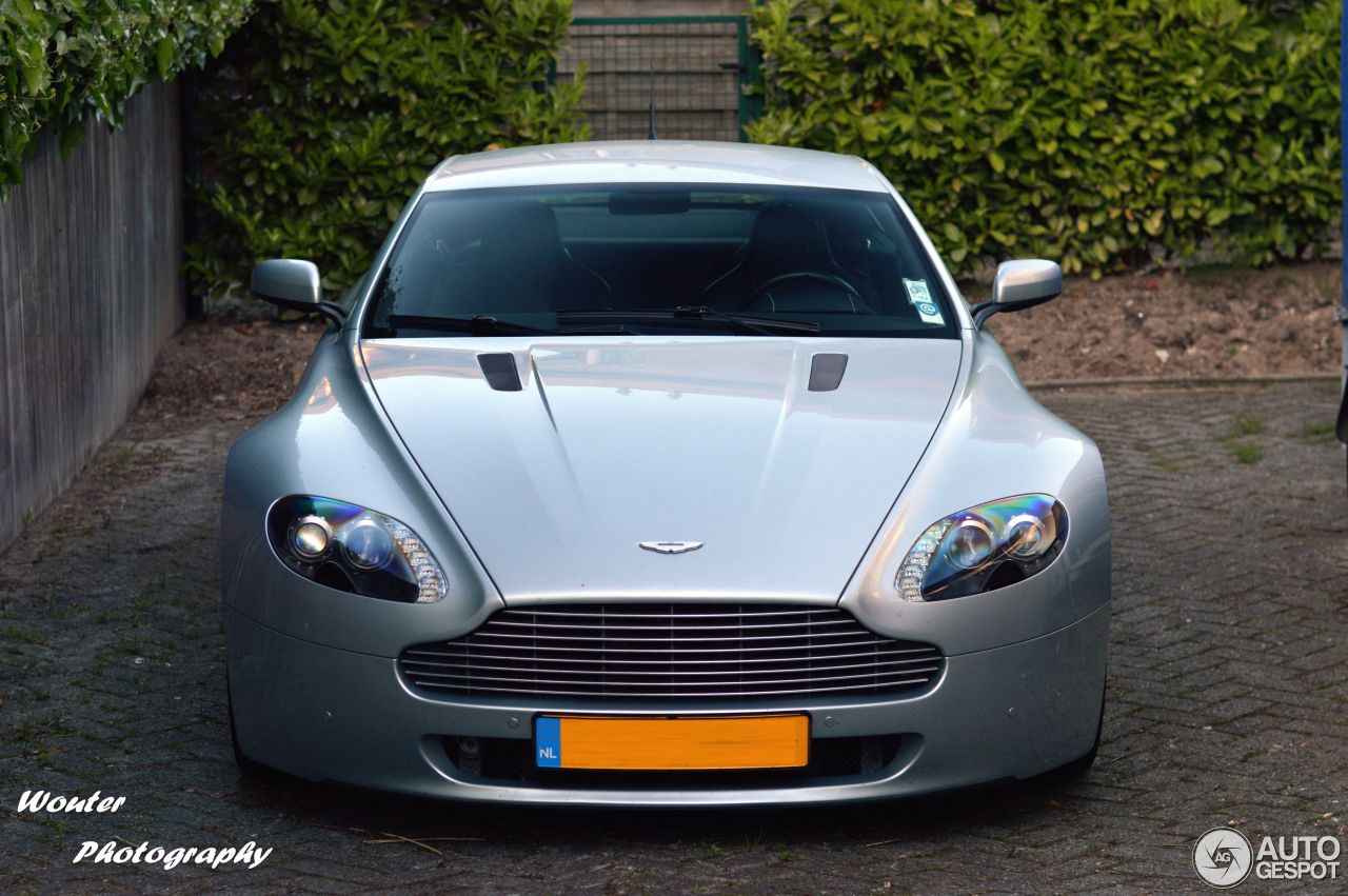 Aston Martin V8 Vantage