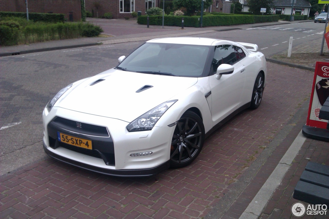 Nissan GT-R 2011