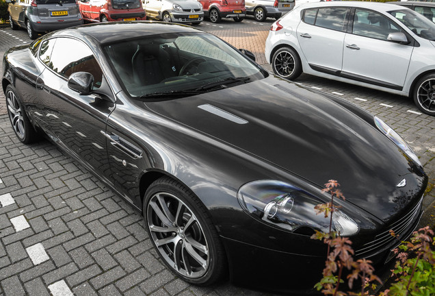 Aston Martin DB9 2010