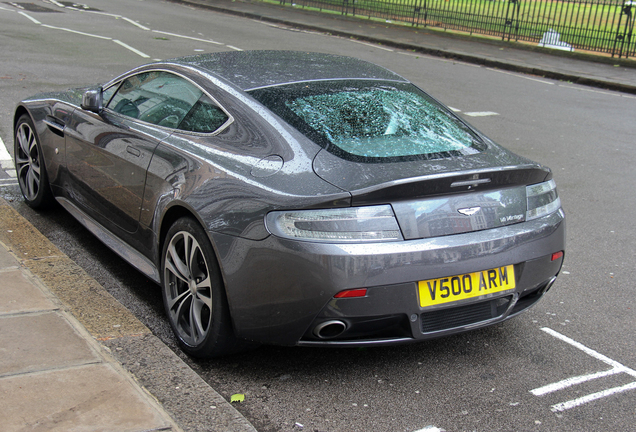 Aston Martin V12 Vantage