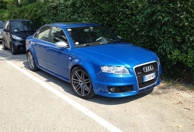 Audi RS4 Sedan