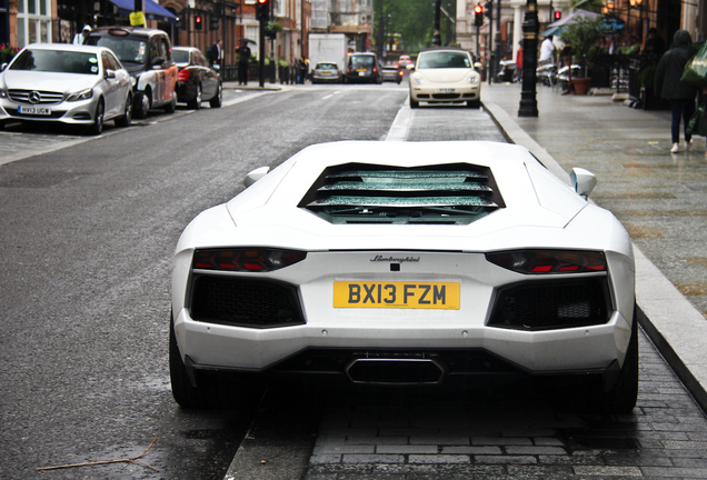 Lamborghini Aventador LP700-4