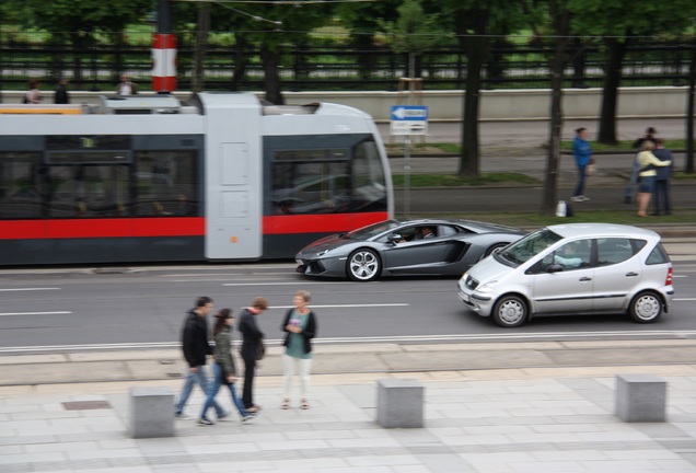 Lamborghini Aventador LP700-4