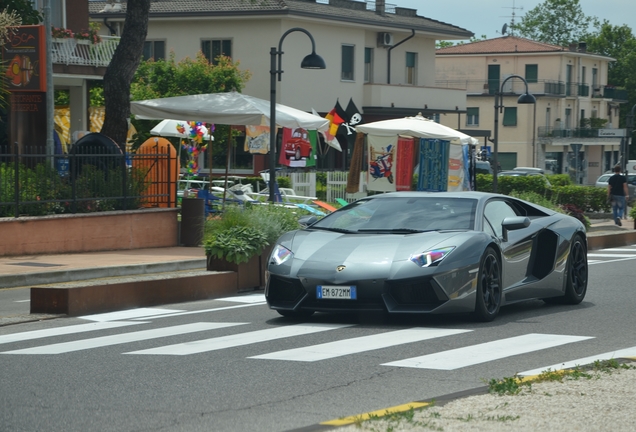 Lamborghini Aventador LP700-4