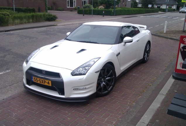 Nissan GT-R 2011