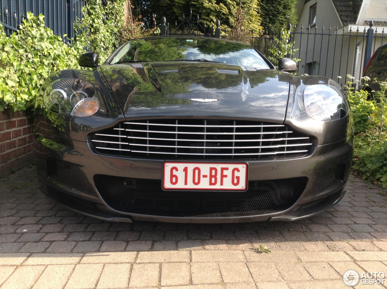 Aston Martin DBS Volante