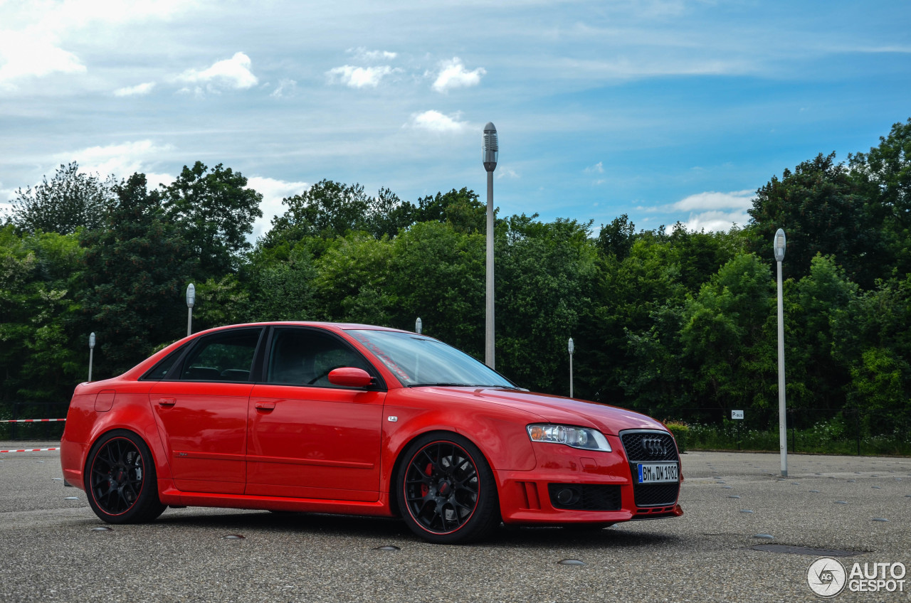 Audi RS4 Sedan