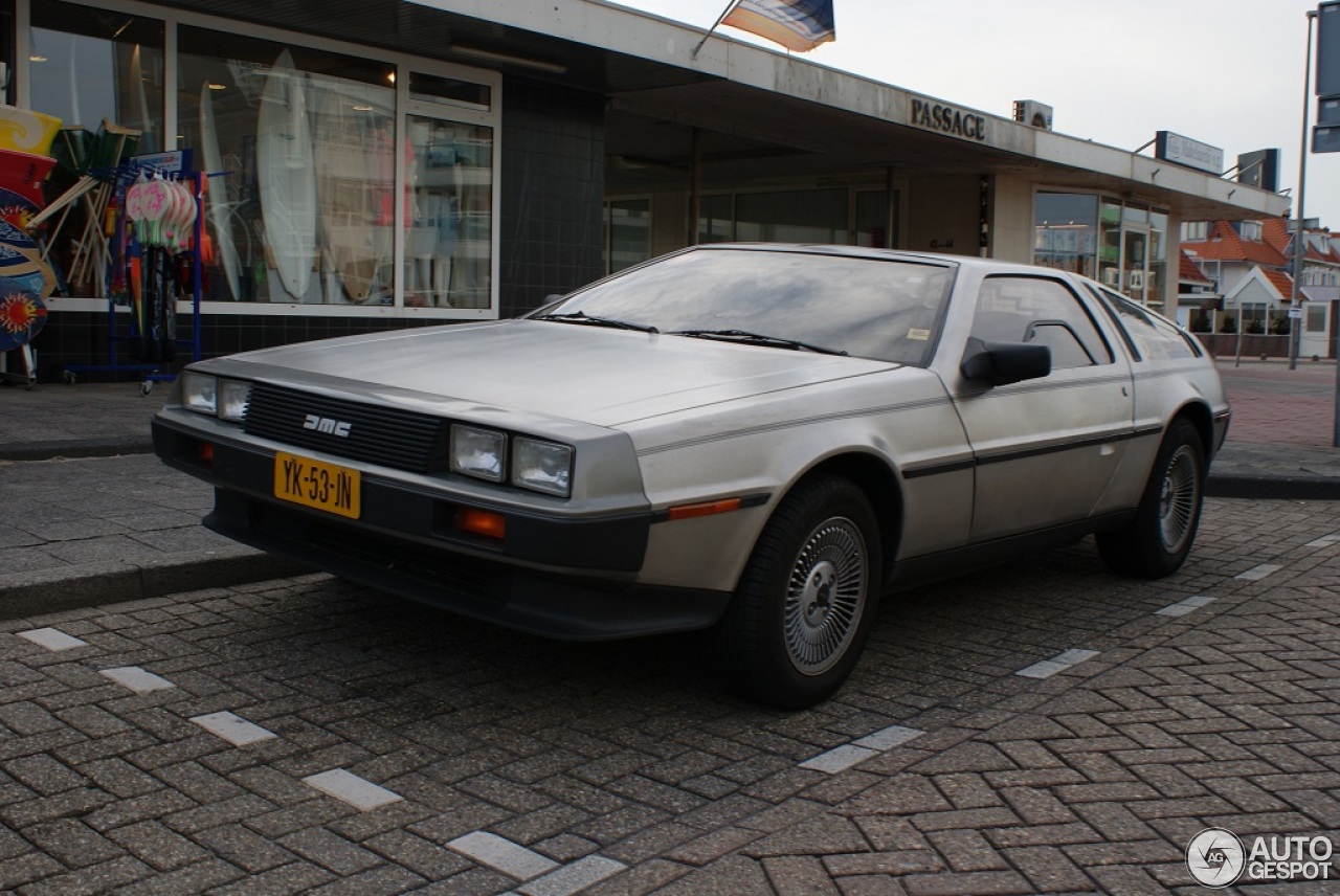 DeLorean DMC-12