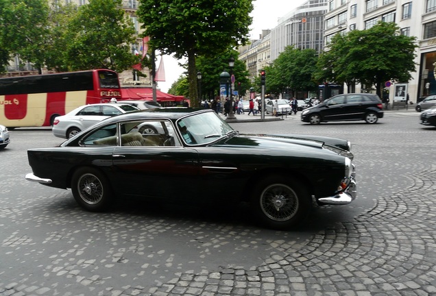 Aston Martin DB4