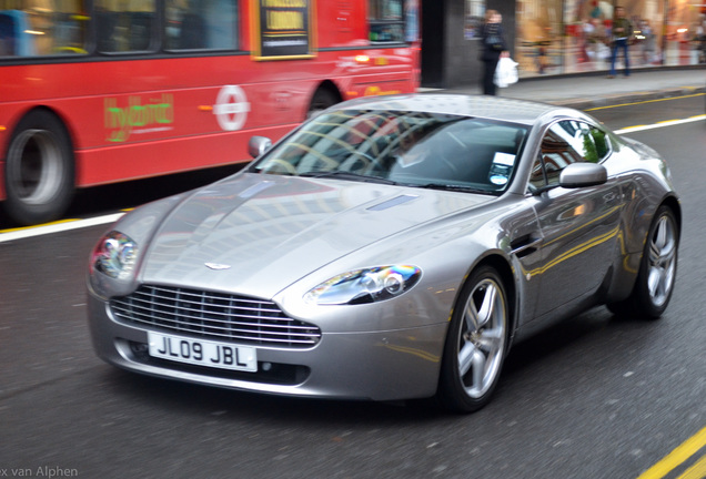 Aston Martin V8 Vantage