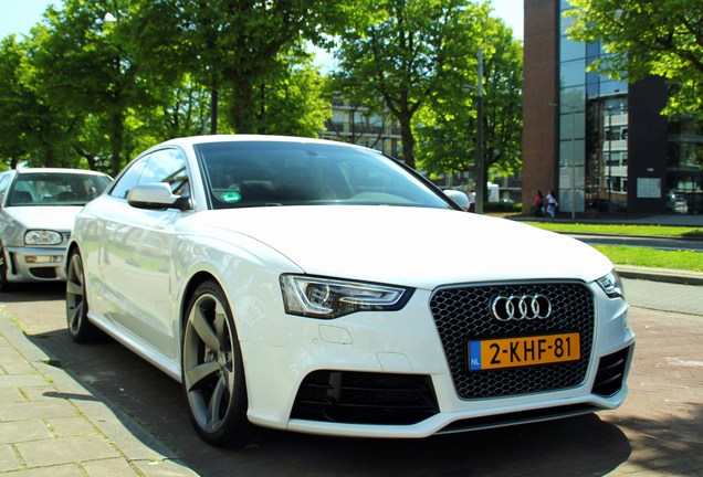 Audi RS5 B8 2012