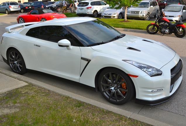 Nissan GT-R 2011