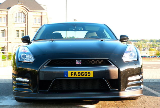 Nissan GT-R 2011