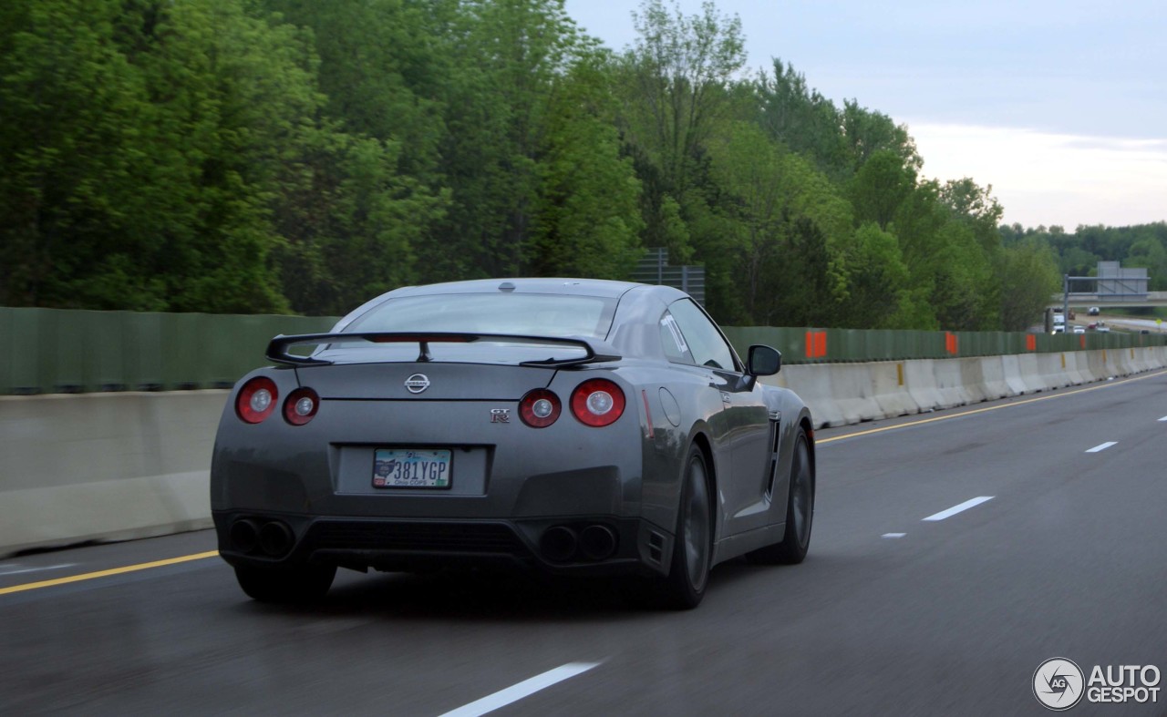 Nissan GT-R 2011