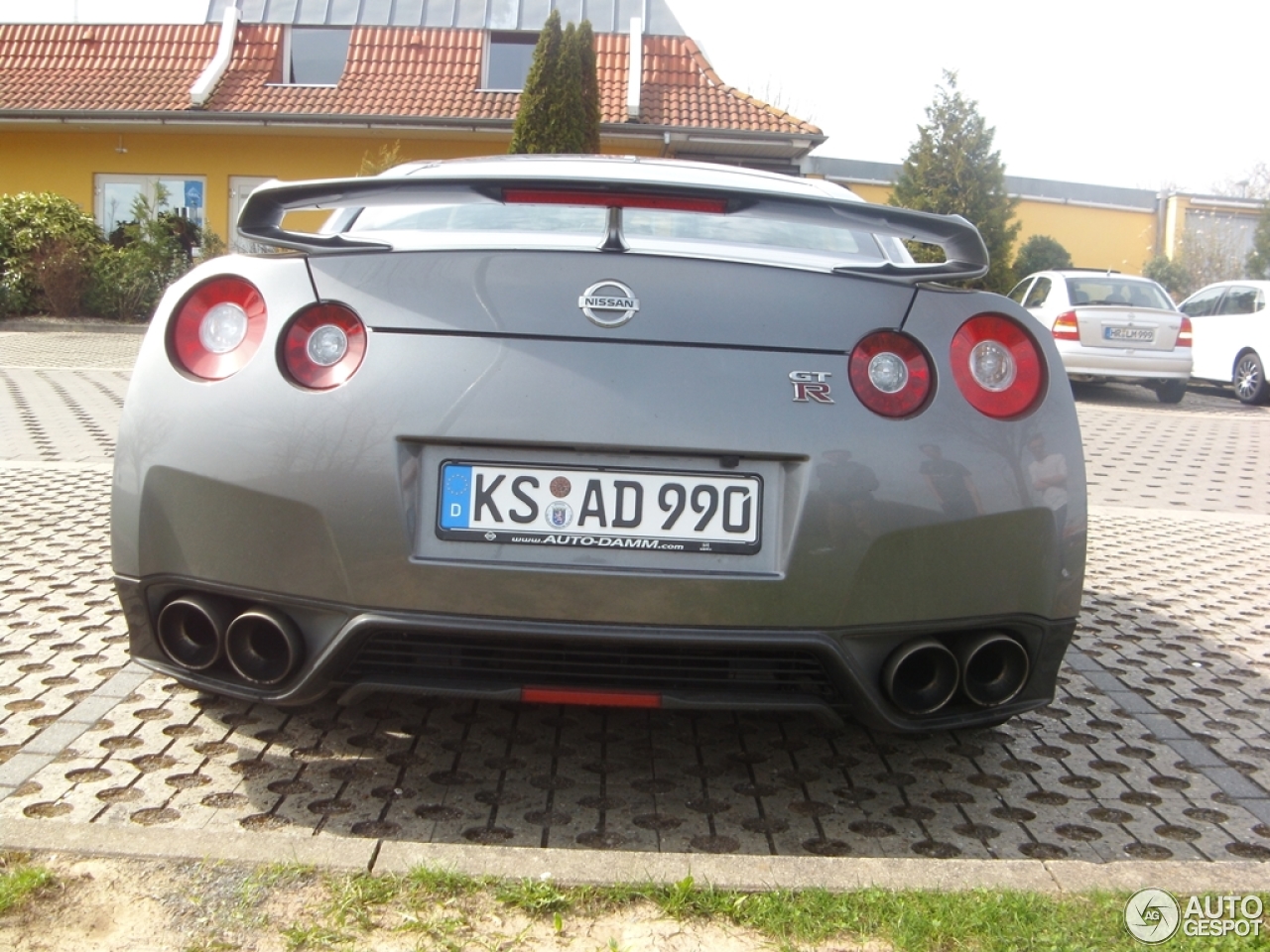 Nissan GT-R 2011