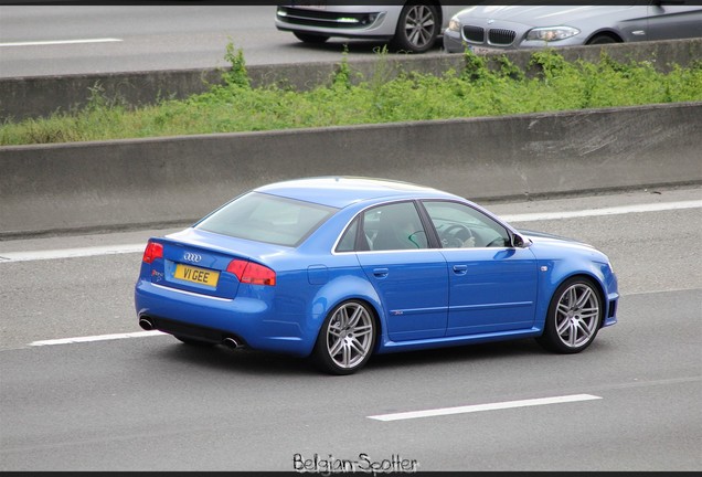 Audi RS4 Sedan