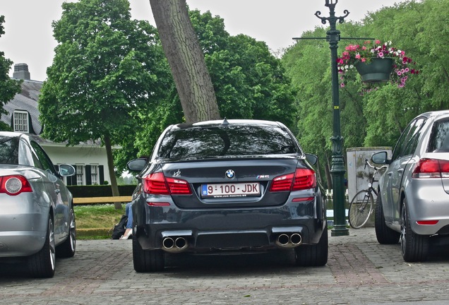 BMW M5 F10 2011