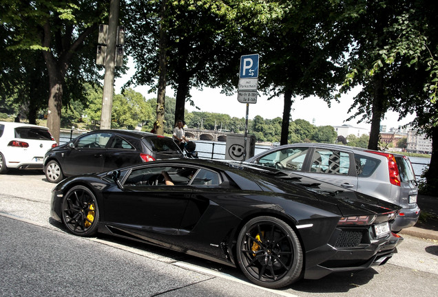 Lamborghini Aventador LP700-4