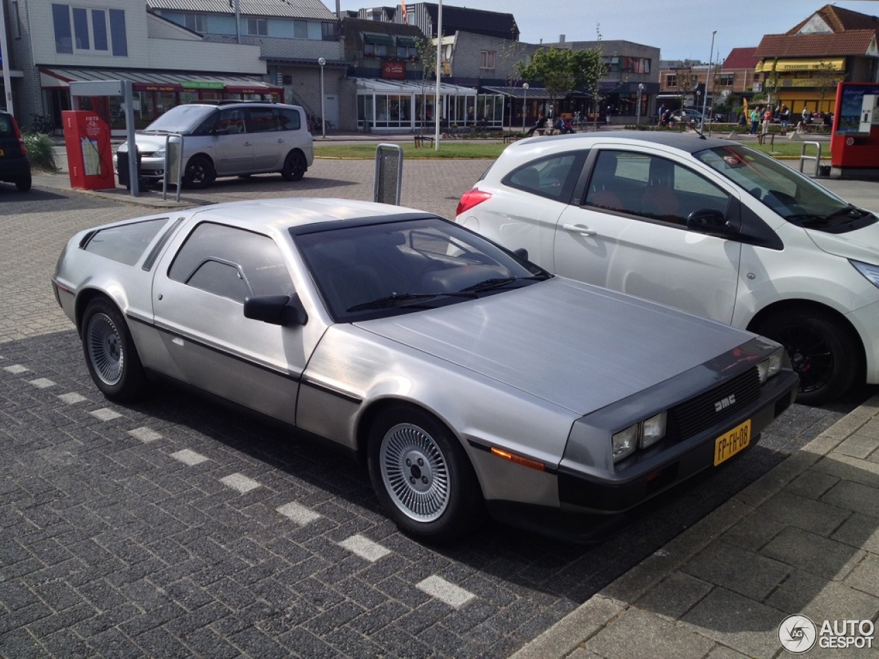 DeLorean DMC-12