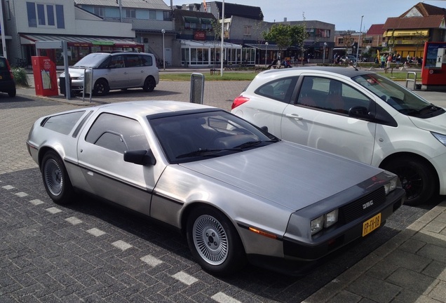 DeLorean DMC-12