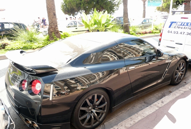 Nissan GT-R 2011