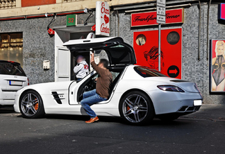 Mercedes-Benz SLS AMG