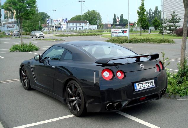 Nissan GT-R