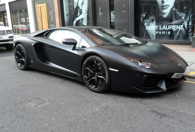 Lamborghini Aventador LP700-4