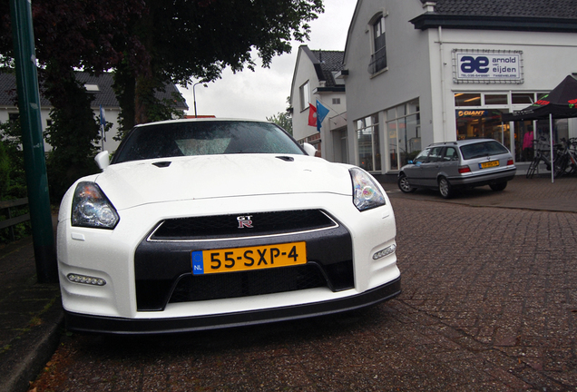 Nissan GT-R 2011