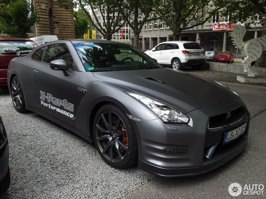 Nissan GT-R 2012