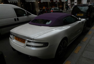 Aston Martin DBS Volante