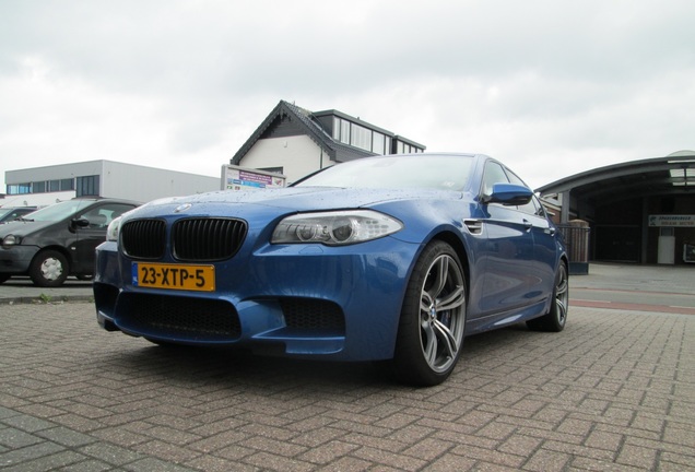 BMW M5 F10 2011