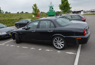 Jaguar XJR Portfolio