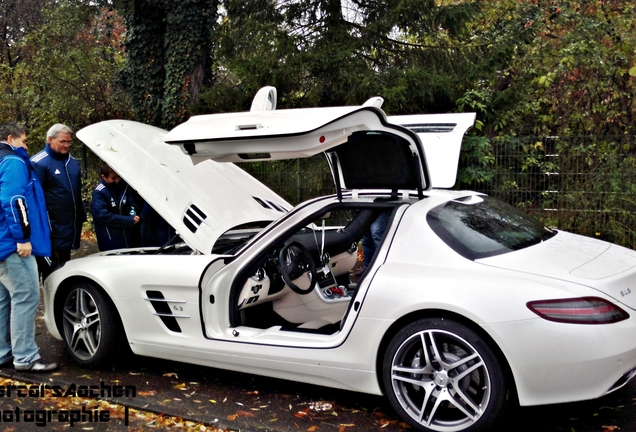 Mercedes-Benz SLS AMG