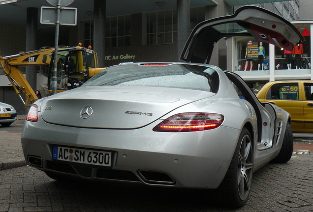 Mercedes-Benz SLS AMG