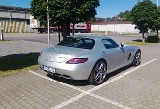 Mercedes-Benz SLS AMG