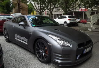 Nissan GT-R 2012