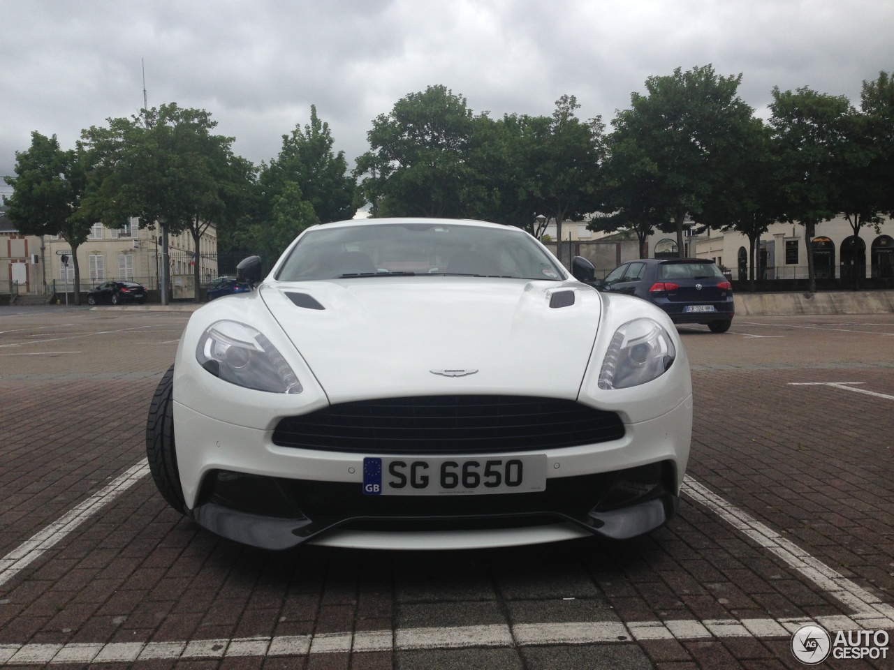 Aston Martin Vanquish 2013