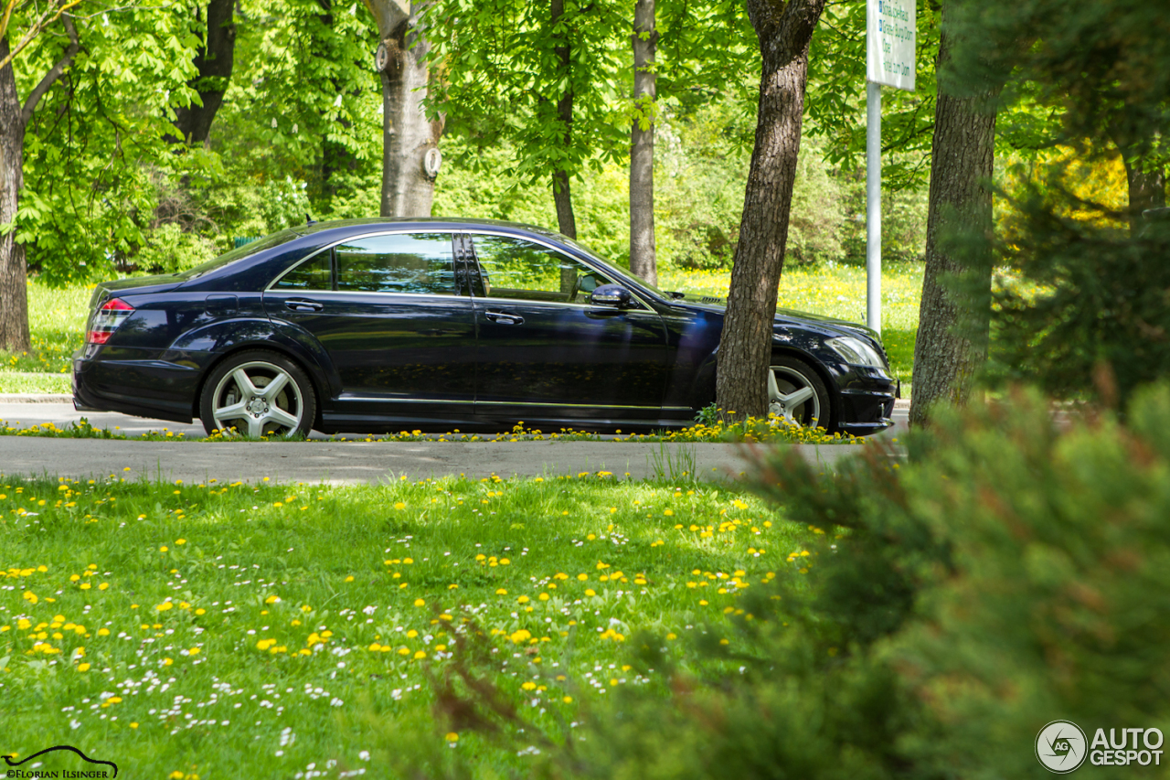 Mercedes-Benz S 65 AMG V221