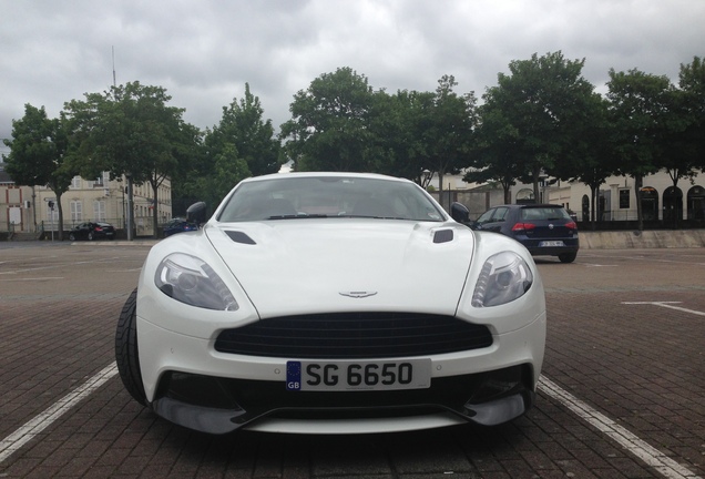 Aston Martin Vanquish 2013